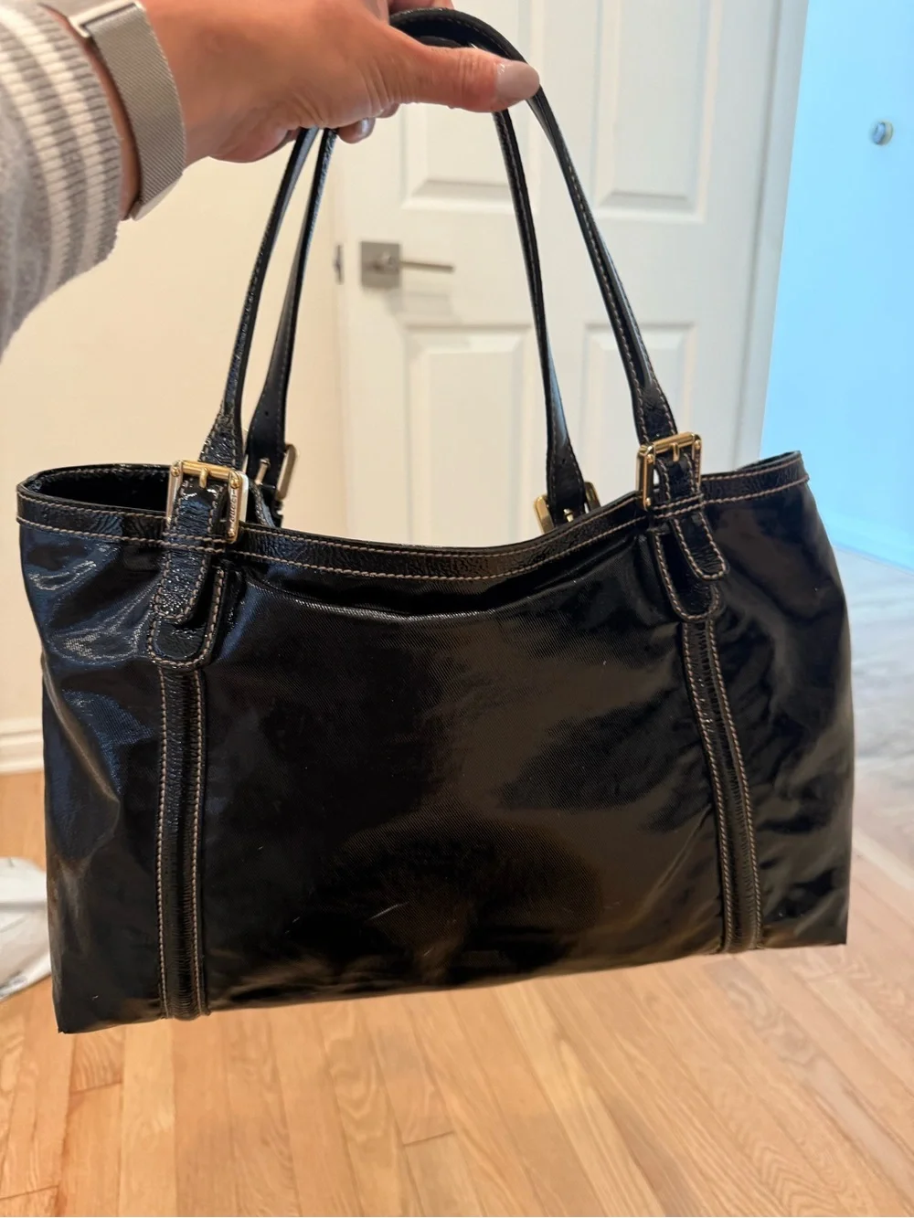 Gucci patent tote bag